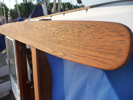 [Immagine: 2011103112427_Particolari in legno per web.jpg]